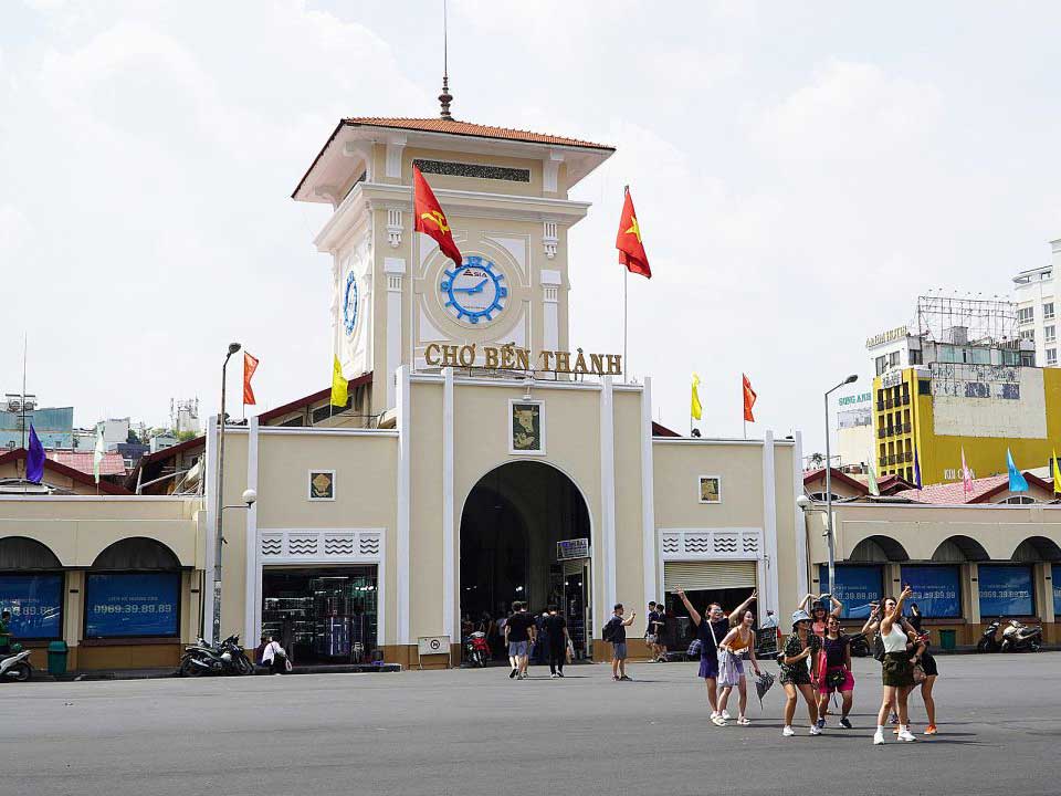 Explore Ben Thanh Market